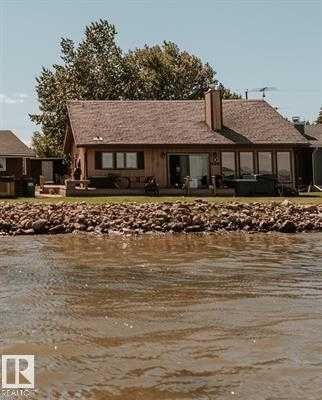 35 Lakeshore Drive