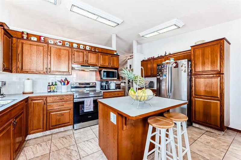 68 Harvest Oak Way NE, Harvest Hills — interior photo