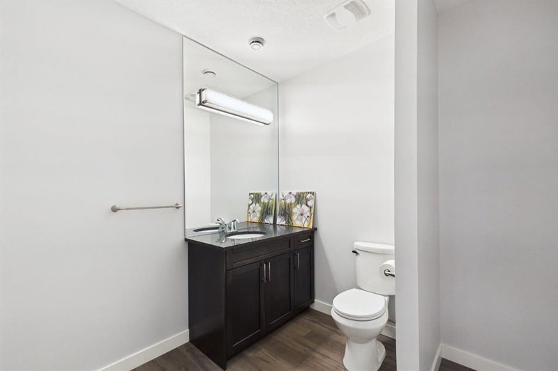 29 Evansglen Place NW, Evanston — interior photo