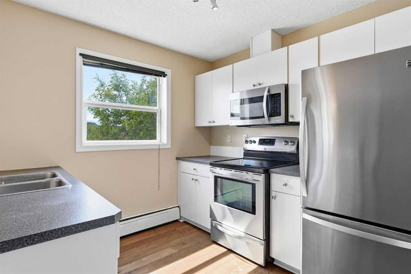221, 290 Shawville Way SE, Shawnessy — interior photo 6
