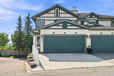 39 - 10 Tuscany Valley View NW