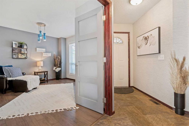 22 Hidden Valley Manor NW, Hidden Valley — interior photo