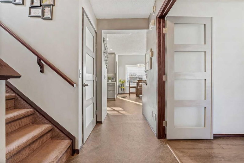 22 Hidden Valley Manor NW, Hidden Valley — interior photo 6