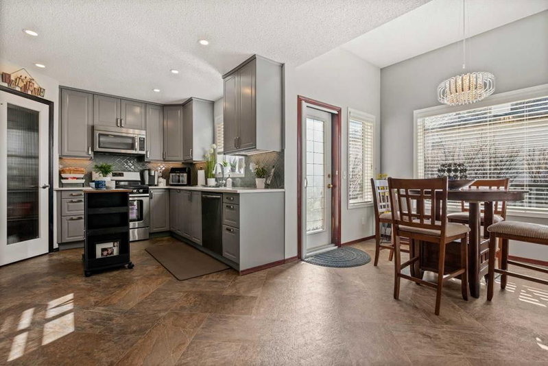 22 Hidden Valley Manor NW, Hidden Valley — interior photo 7