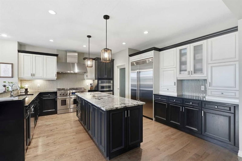 176 Ridge View Close