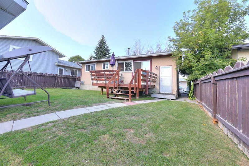 108 Pinecliff Way NE, Pineridge — interior photo 6