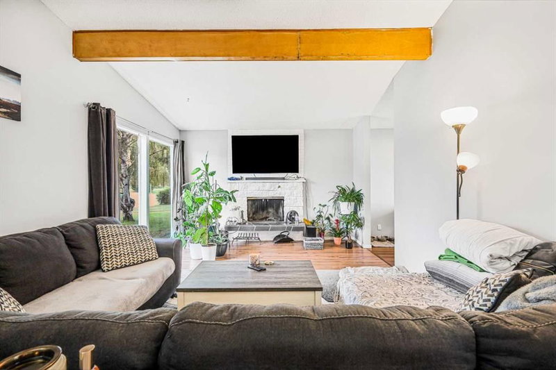 5112 Maryvale Drive NE — listing photo