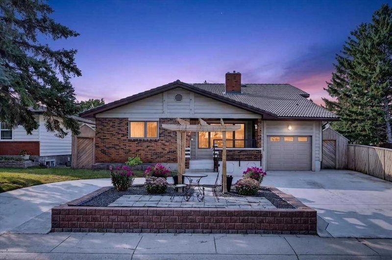 126 Marbrooke Circle NE, Calgary, Alberta