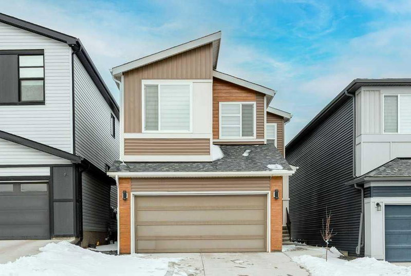 13 Calhoun Crescent NE, Livingston — interior photo