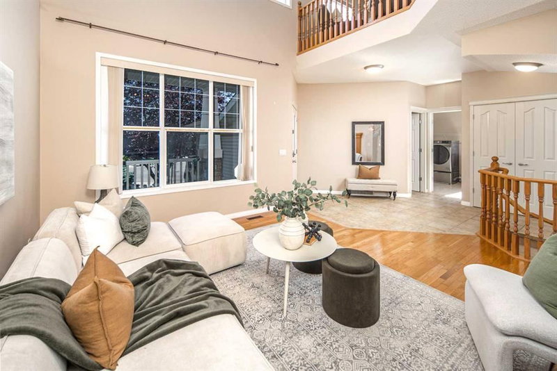 66 Royal Oak Grove NW, Royal Oak — interior photo 6