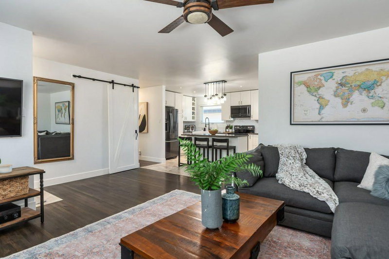 9504 3 Street SE, Acadia — interior photo