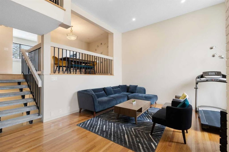 19, 10401 19 Street SW, Braeside — interior photo 6