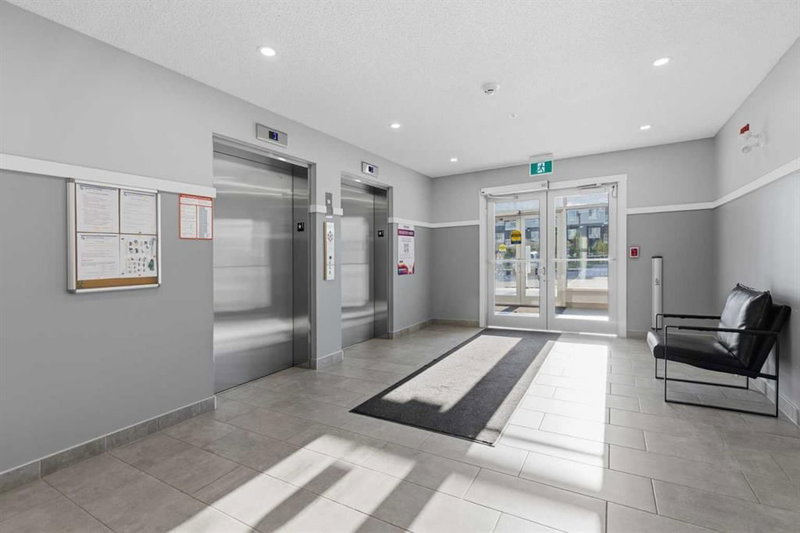 3210, 550 Belmont Street SW, Belmont — interior photo 5