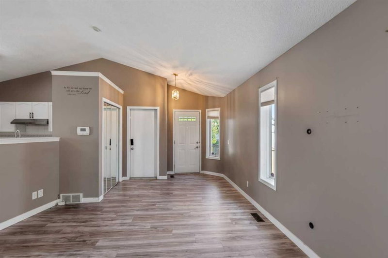 139 Los Alamos Place NE, Monterey Park — interior photo 5