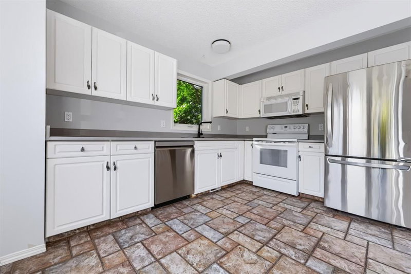 155 Regal Park NE