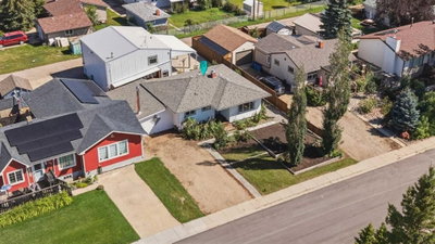 209 Center S