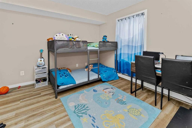 208, 2000 Applevillage Court SE, Applewood Park — interior photo 6