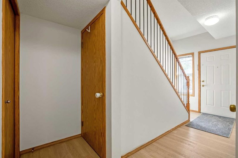 65 Millview Green SW, Millrise — interior photo 6