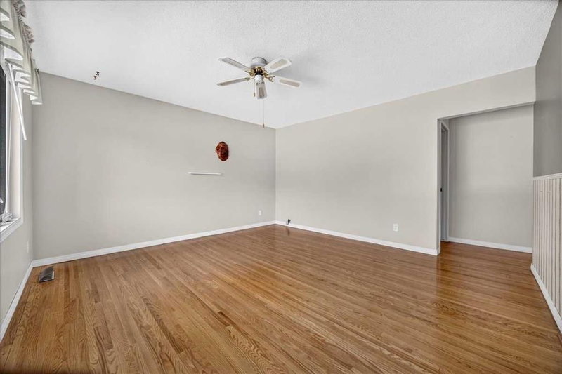 1060 Motherwell Road NE, Mayland Heights — interior photo 5