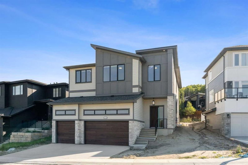 140 Crestridge Terrace SW, Calgary, Alberta