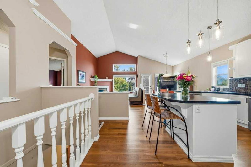 165 Douglasview Rise SE, Douglasdale/Glen — interior photo 5