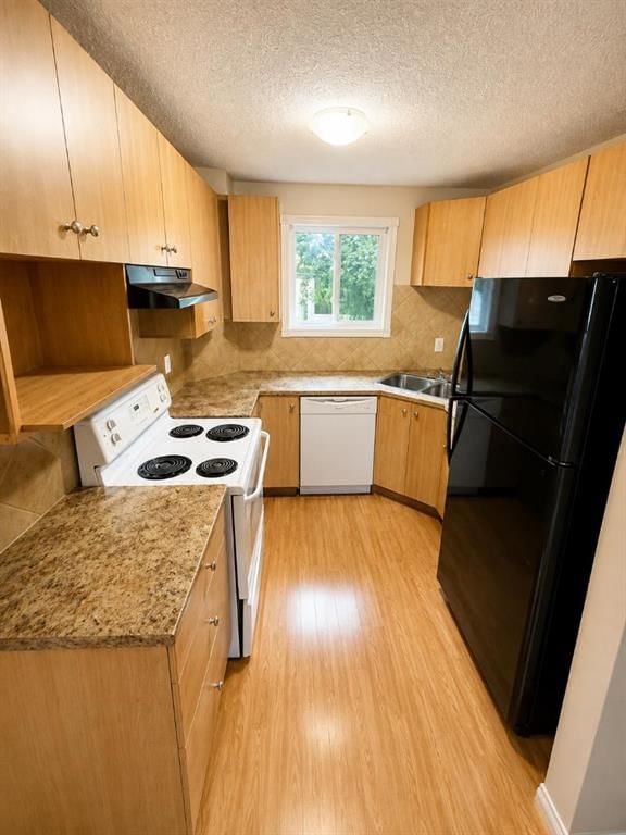 56 Whitehaven Road NE, Whitehorn — interior photo