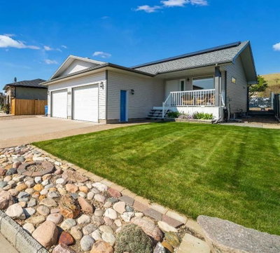 228 Ranchman Bay NE