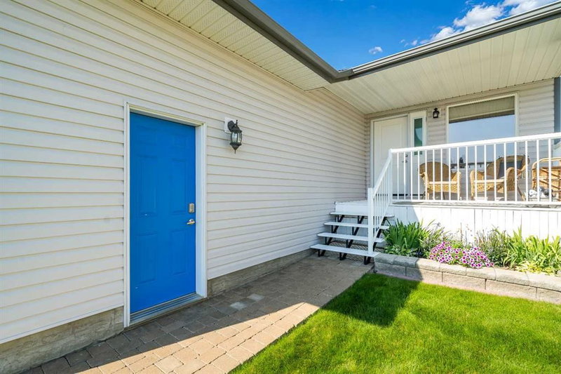 228 Ranchman Bay NE