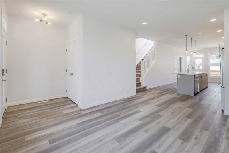 99 Herron Walk NE, Livingston — interior photo