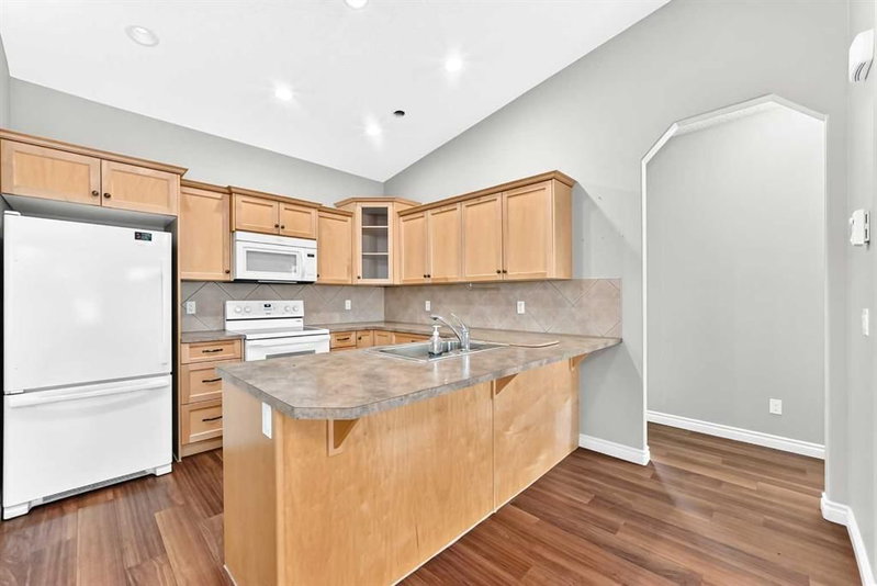 201 Sunvale Crescent NE, High River — interior photo 7