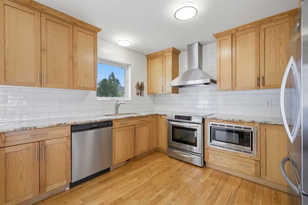 Listing Image 3