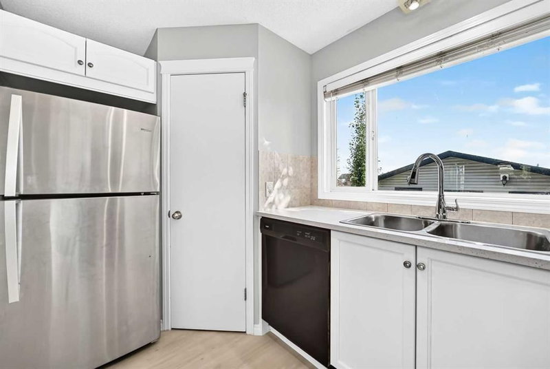 15 Prestwick Place SE, McKenzie Towne — interior photo 5