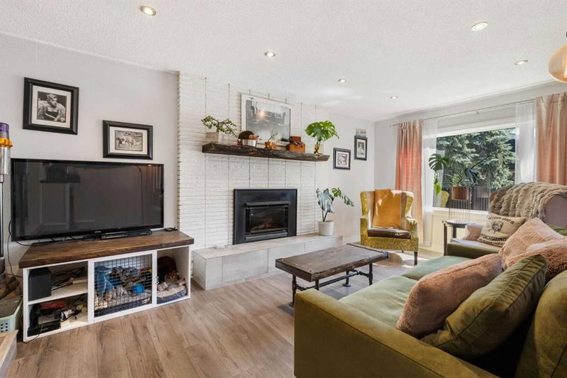 809 68 Avenue SW, Kingsland — interior photo 6