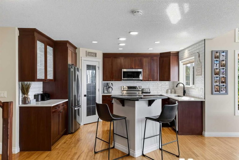 1713 High Park Drive NW, Highwood Lake — interior photo 6