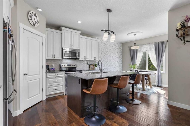 116 Kingsbury Close SE, Kings Heights — interior photo 5