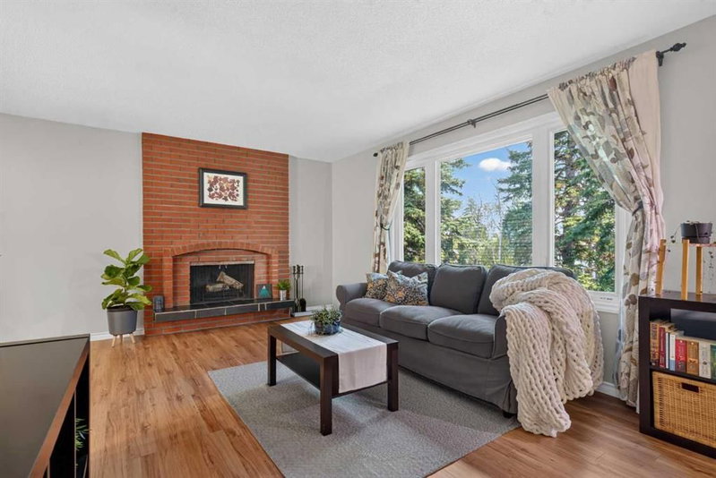 292 Silver Brook Way NW