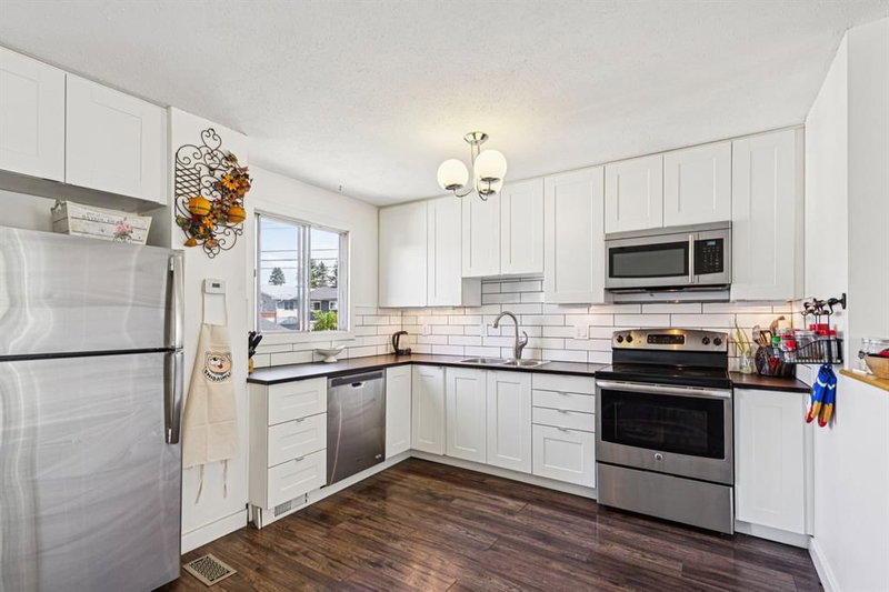 3556 33 Street SE, Dover — interior photo