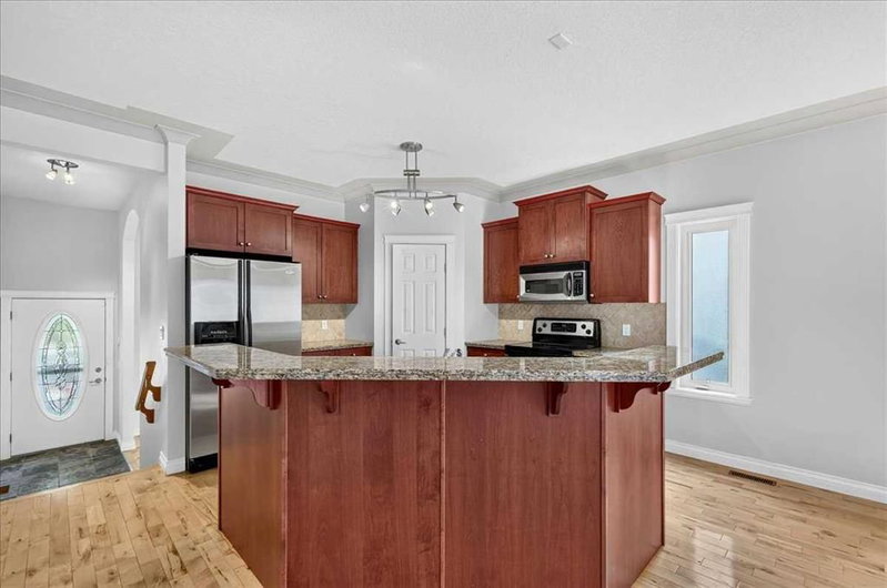 125 25 Avenue NW, Tuxedo Park — photo 3