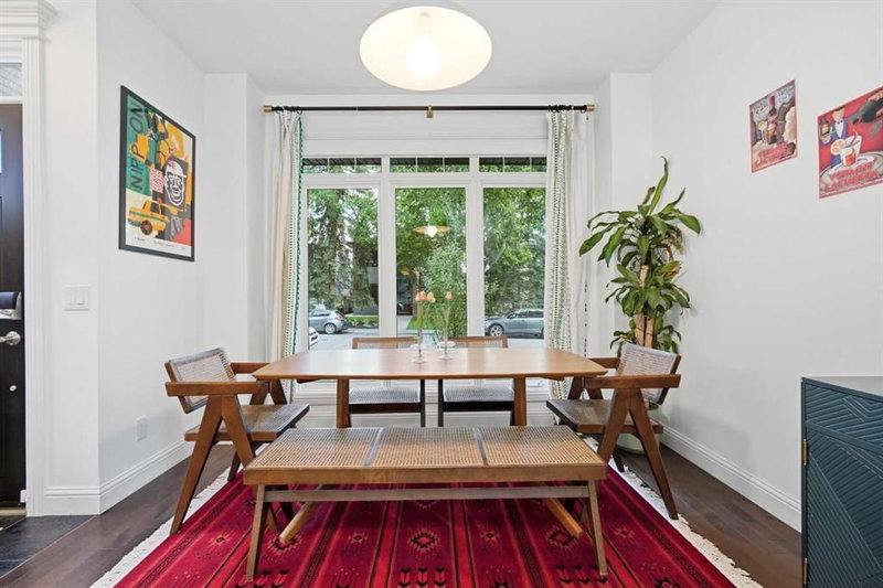 2025 45 Avenue SW, Altadore — interior photo