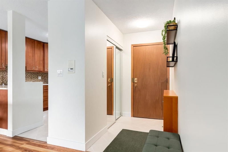 307, 1001 68 Avenue SW, Kelvin Grove — interior photo
