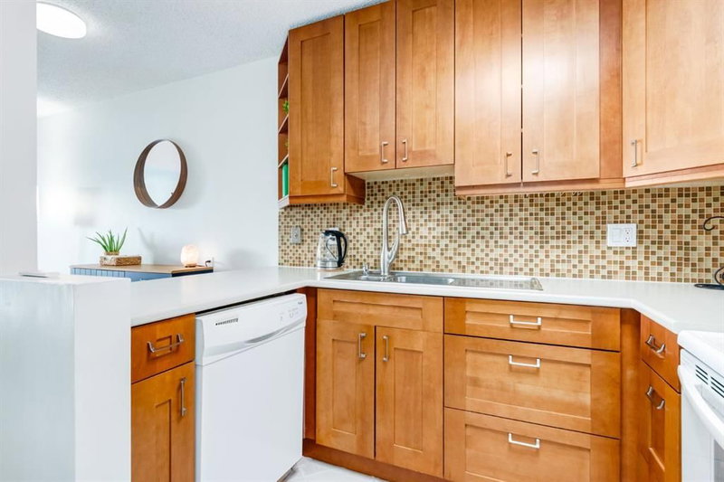 307, 1001 68 Avenue SW, Kelvin Grove — interior photo 7