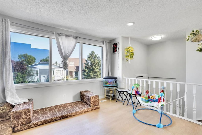 39 Ventura Road NE, Vista Heights — interior photo