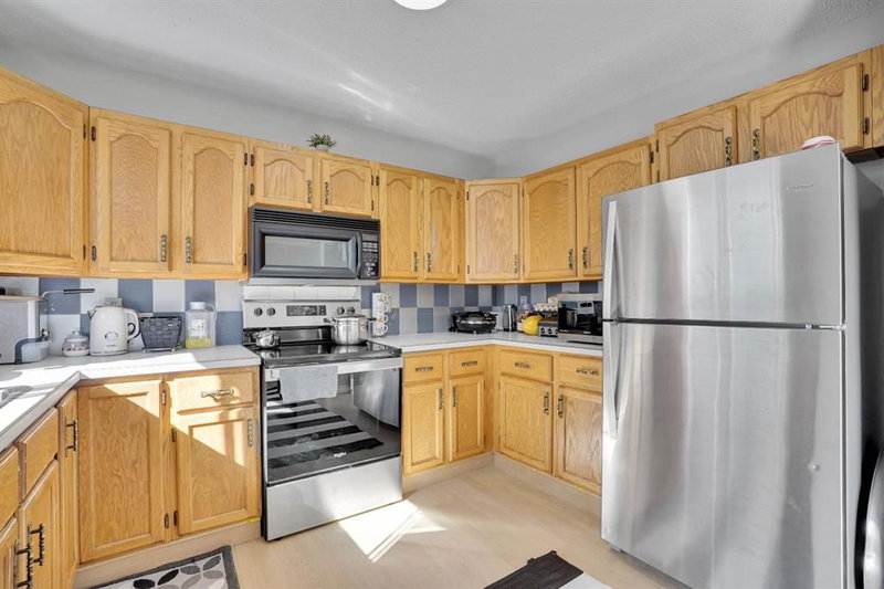 39 Ventura Road NE, Vista Heights — interior photo 5