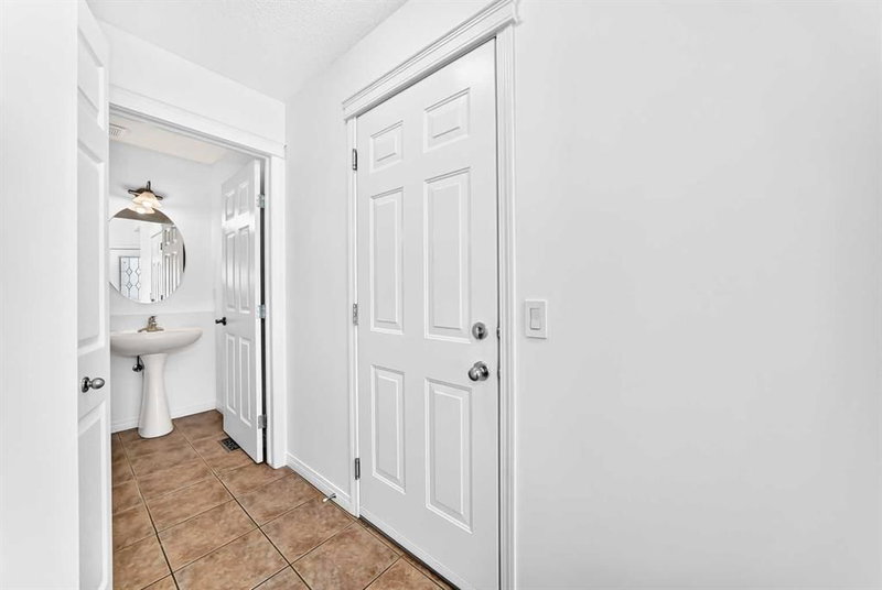 294 Cougar Plateau Way SW, Cougar Ridge — interior photo 6