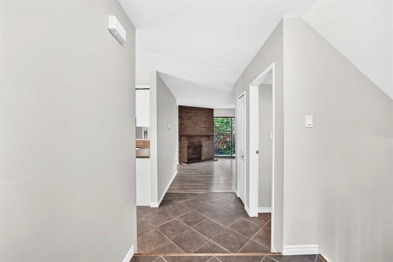 15, 2210 Oakmoor Drive SW, Palliser — interior photo 5