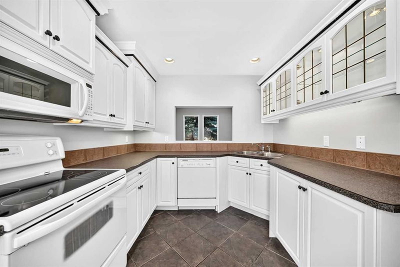 15, 2210 Oakmoor Drive SW, Palliser — interior photo 6