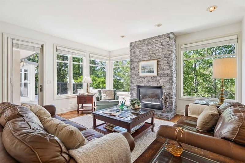 68 Spring Valley Way SW, Springbank Hill — interior photo 6