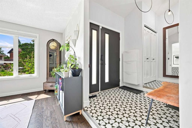 267 Brookgreen Drive SW, Braeside — interior photo