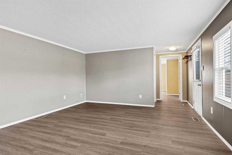 197 Spring Dale Circle SE, Big Springs — interior photo