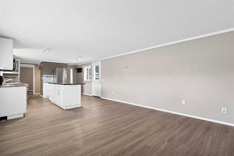 197 Spring Dale Circle SE, Big Springs — interior photo 5